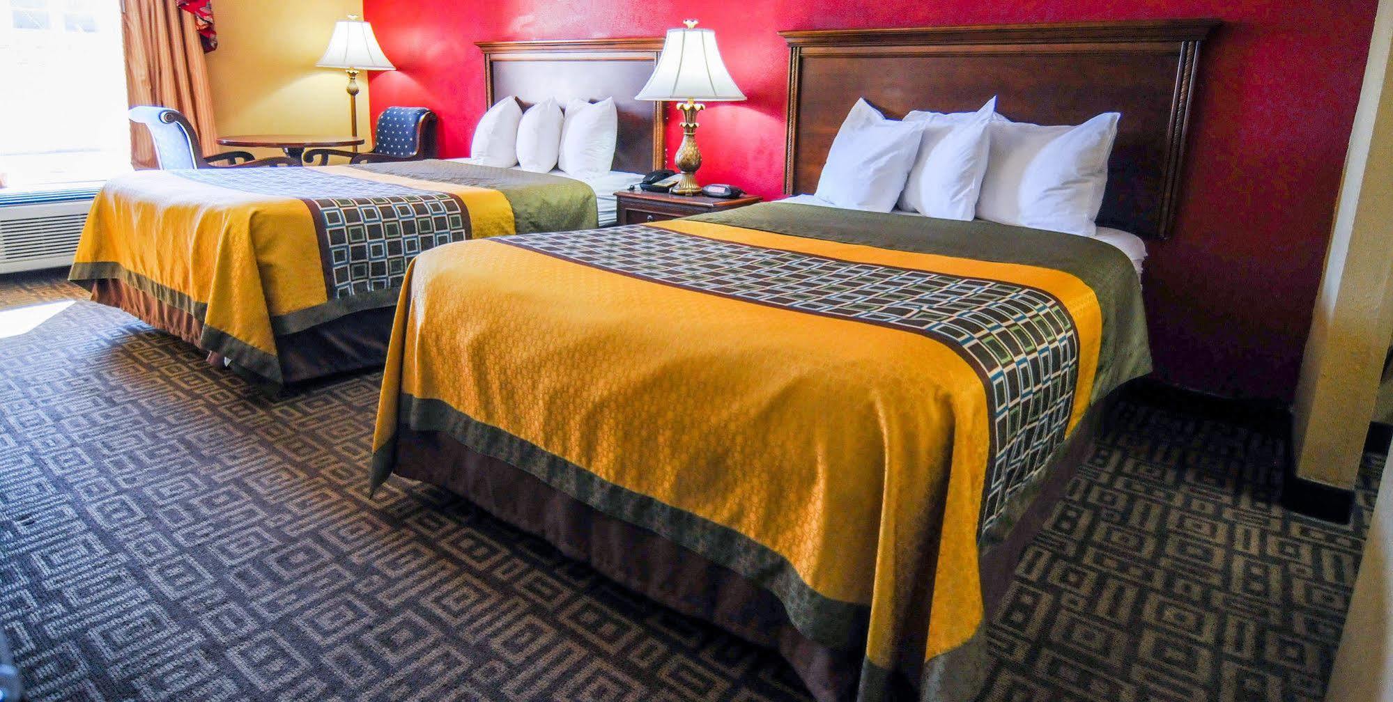 Heritage Inn Милледжвилл Экстерьер фото